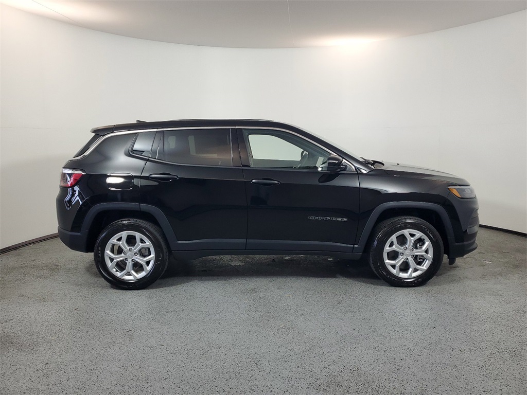 2024 Jeep Compass Sport 9