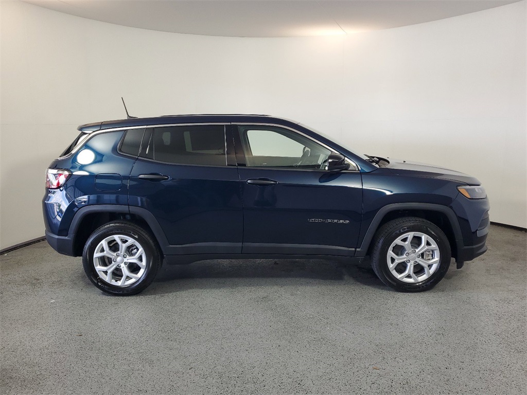 2024 Jeep Compass Sport 9