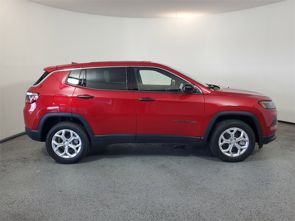 2024 Jeep Compass Sport 9