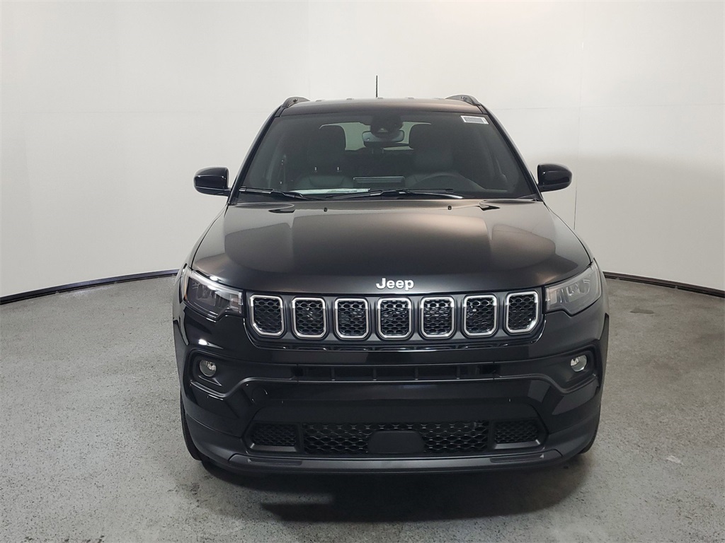 2024 Jeep Compass Latitude Lux 2