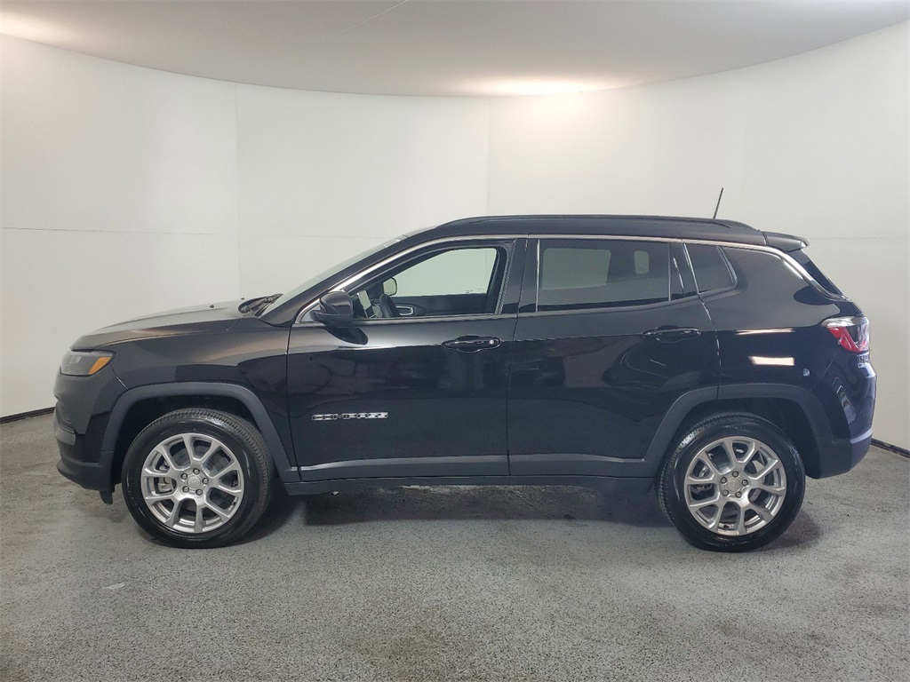 2024 Jeep Compass Latitude Lux 5