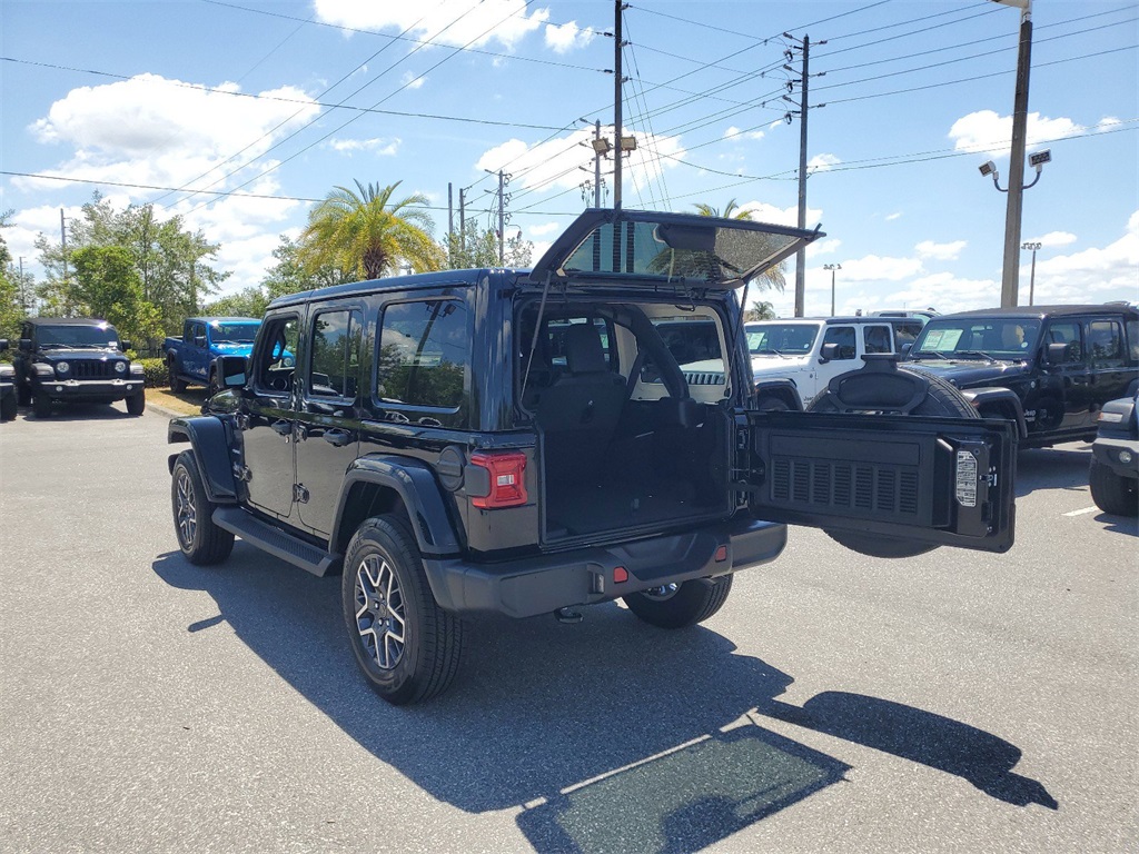 2024 Jeep Wrangler Sahara 7