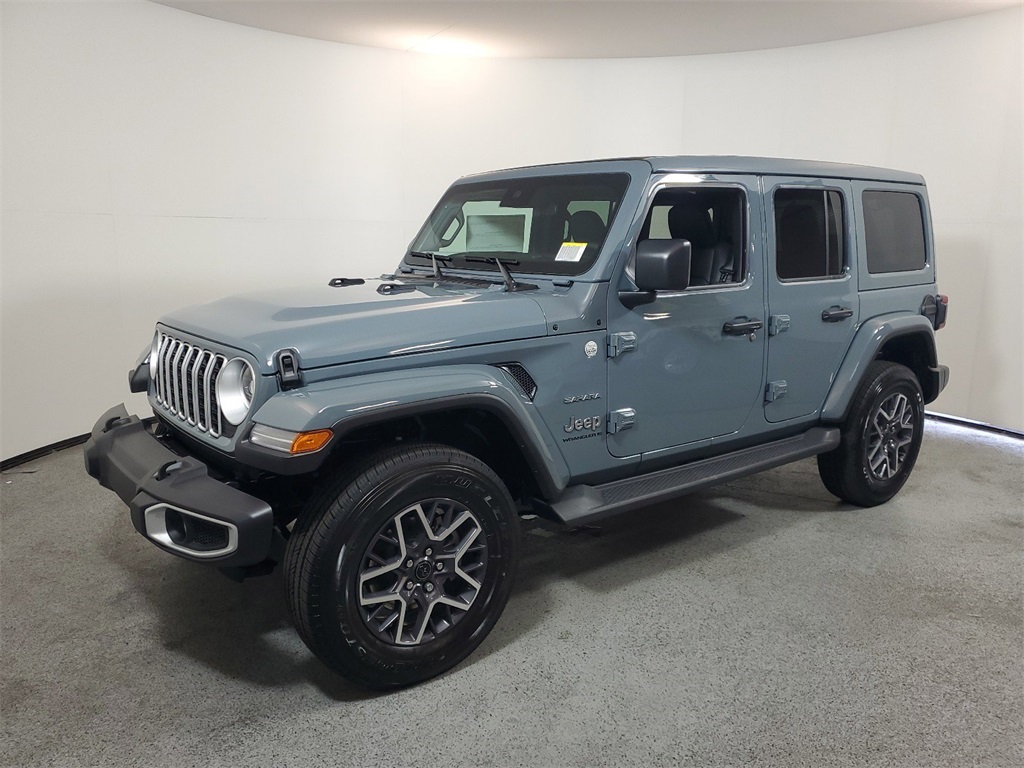 2024 Jeep Wrangler Sahara 3