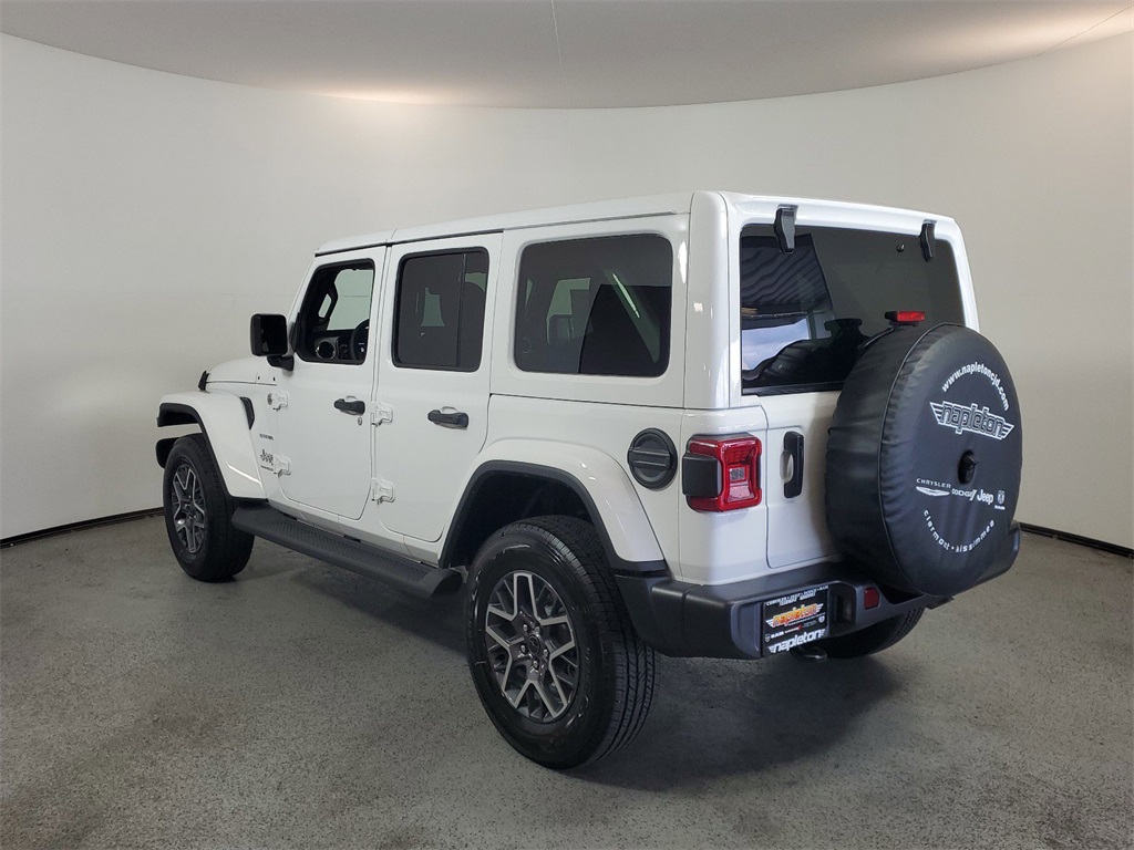 2024 Jeep Wrangler Sahara 5