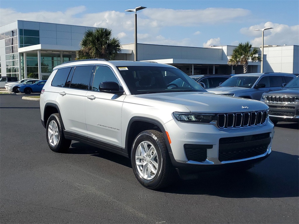 2025 Jeep Grand Cherokee L Laredo 1