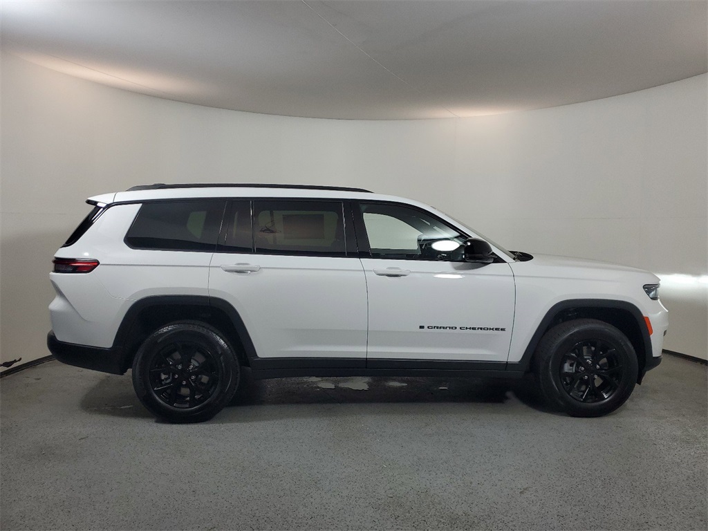 2025 Jeep Grand Cherokee L Altitude X 9