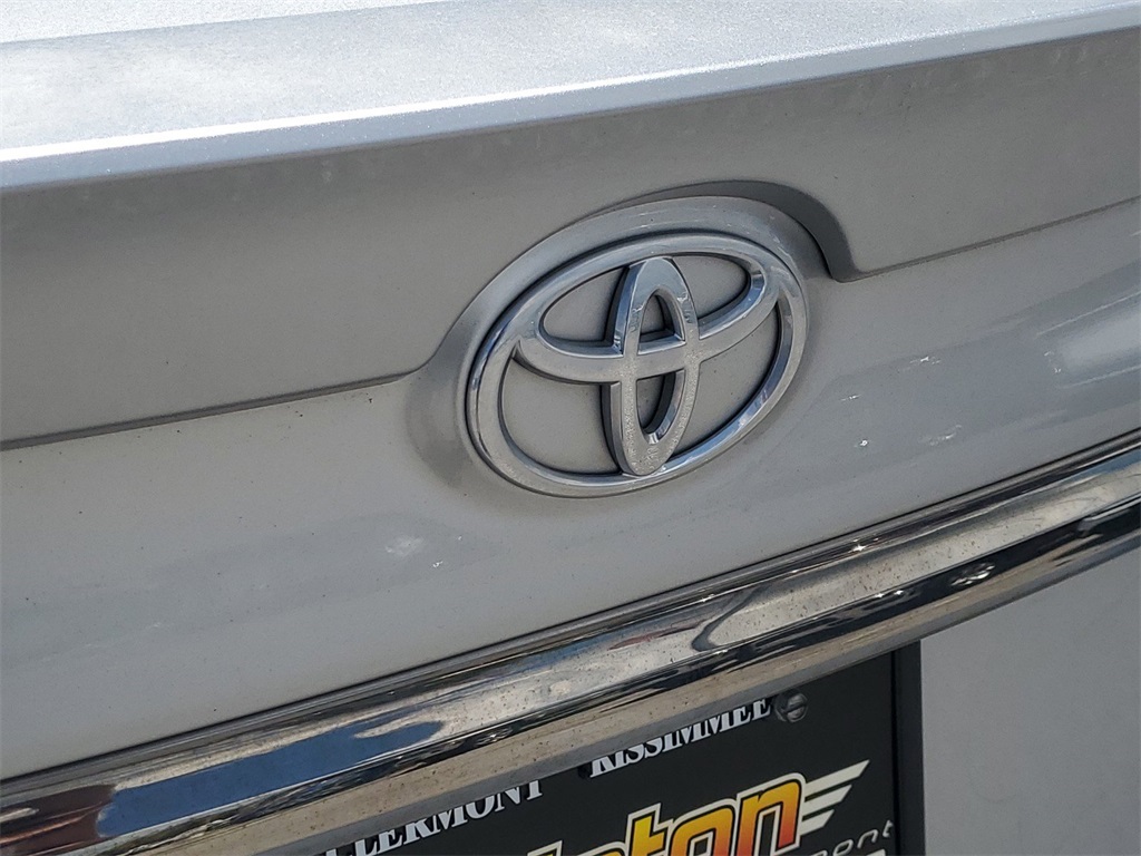 2015 Toyota Camry SE 6