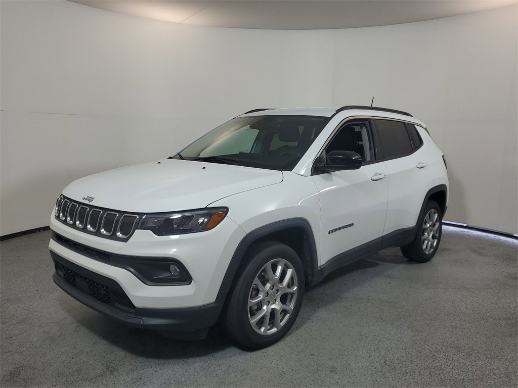 2022 Jeep Compass Latitude Lux 3