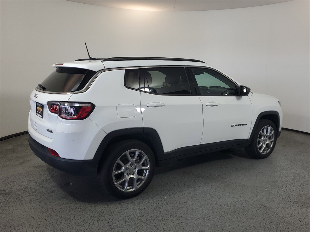 2022 Jeep Compass Latitude Lux 9