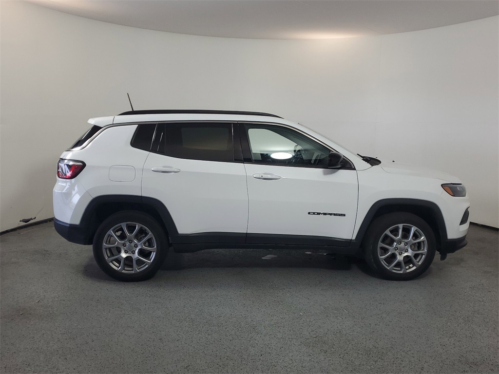 2022 Jeep Compass Latitude Lux 10