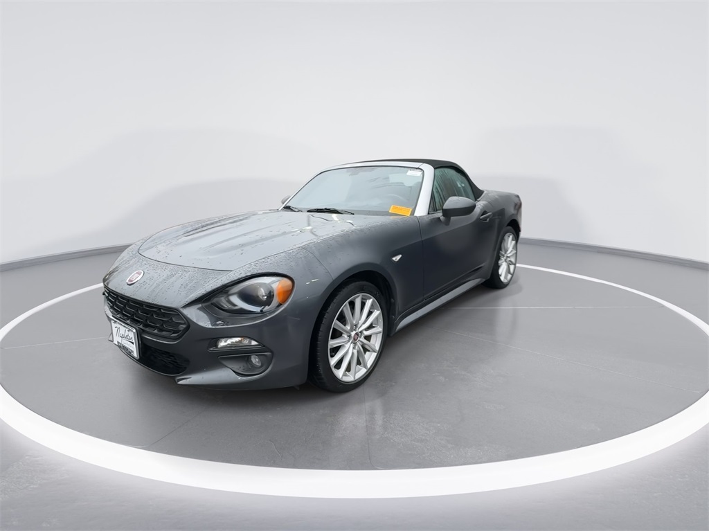 2017 Fiat 124 Spider Lusso 4