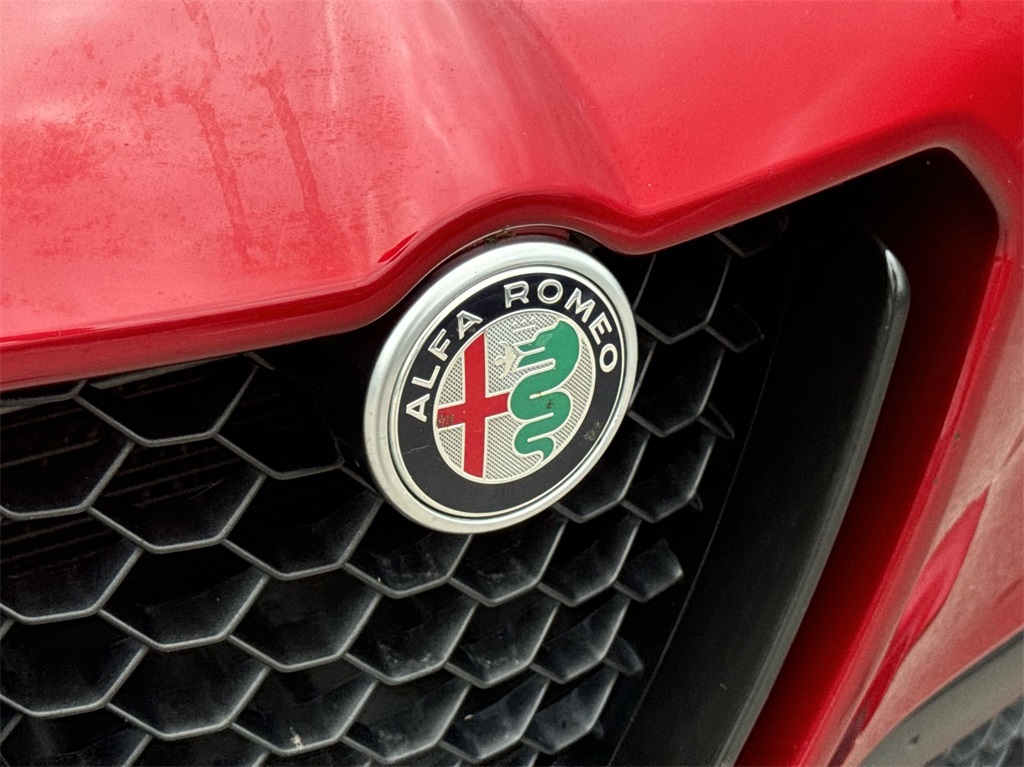 2022 Alfa Romeo Stelvio Veloce 14