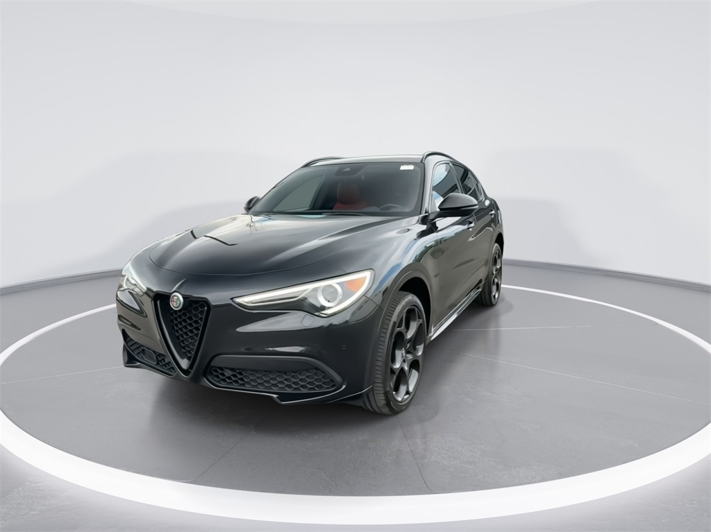 2022 Alfa Romeo Stelvio Veloce 4