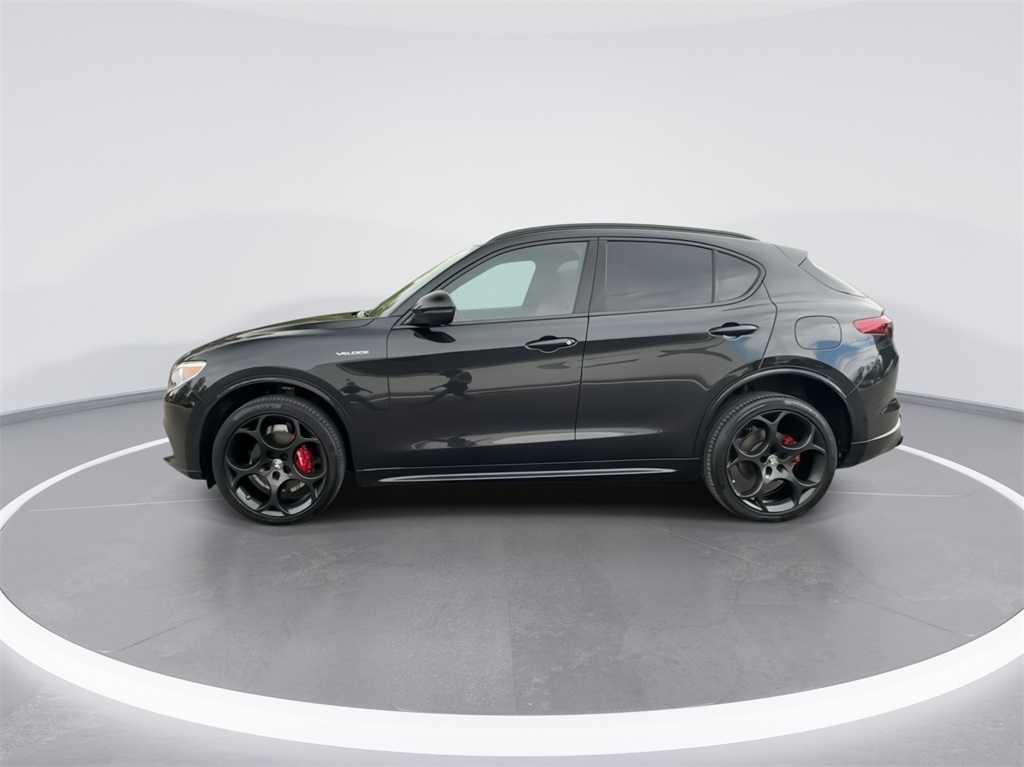 2022 Alfa Romeo Stelvio Veloce 6