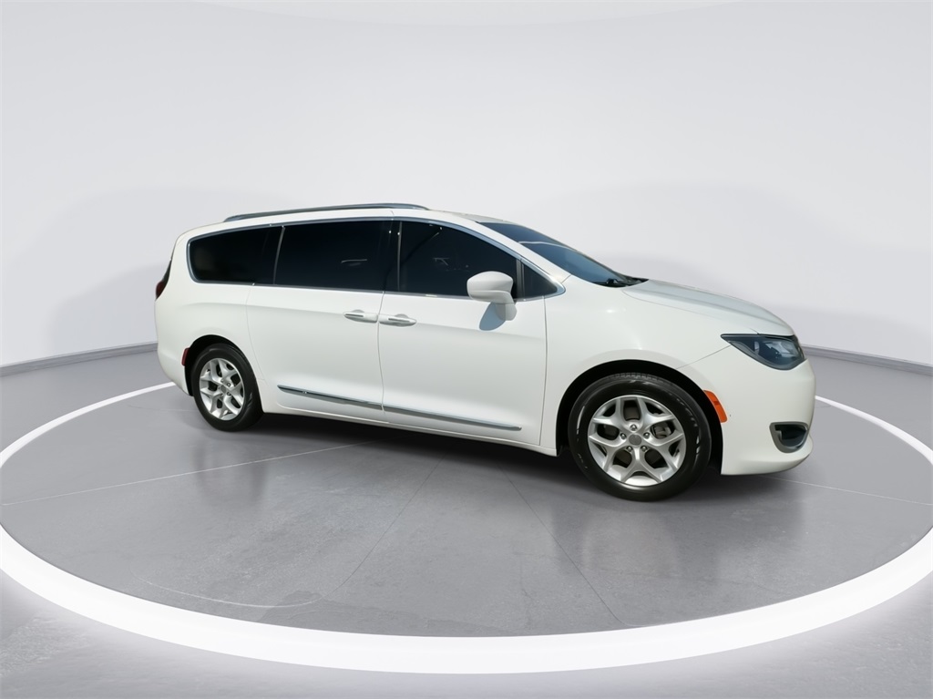 2018 Chrysler Pacifica Touring L Plus 13