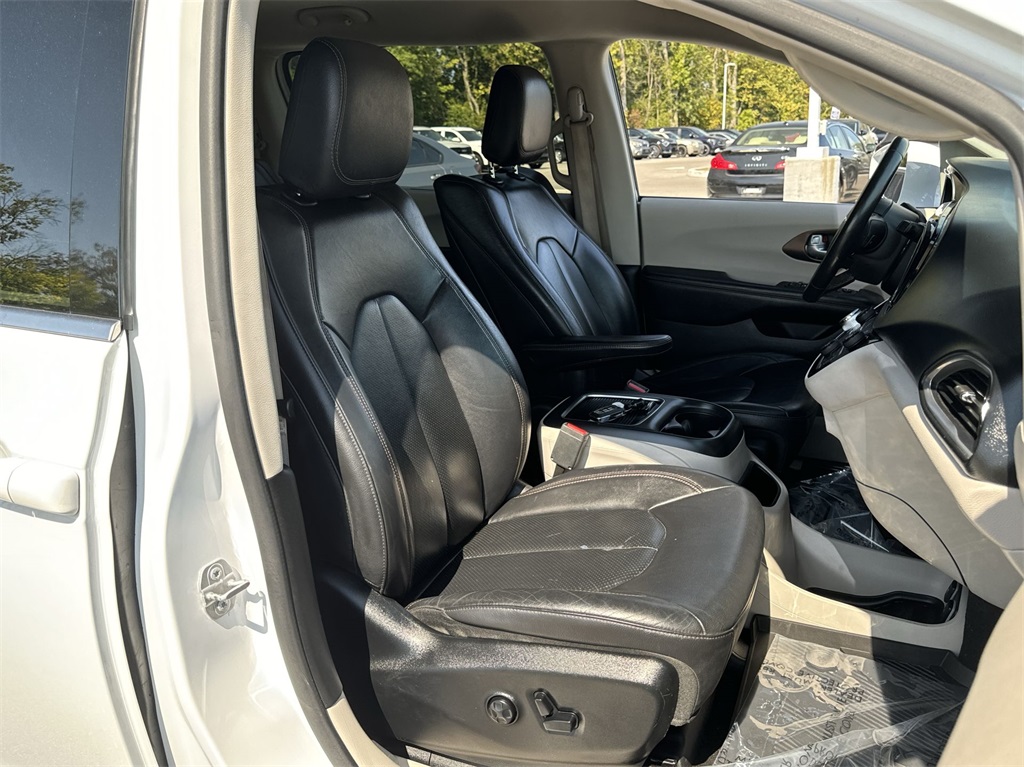 2018 Chrysler Pacifica Touring L Plus 35