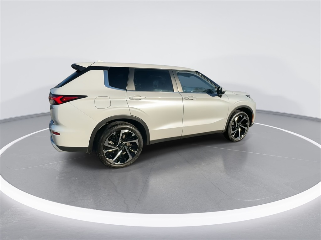 2023 Mitsubishi Outlander SE Special Edition 10