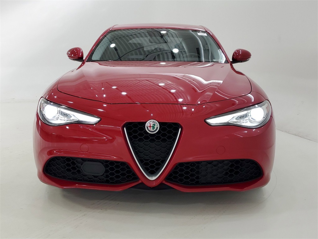 2017 Alfa Romeo Giulia Base 2