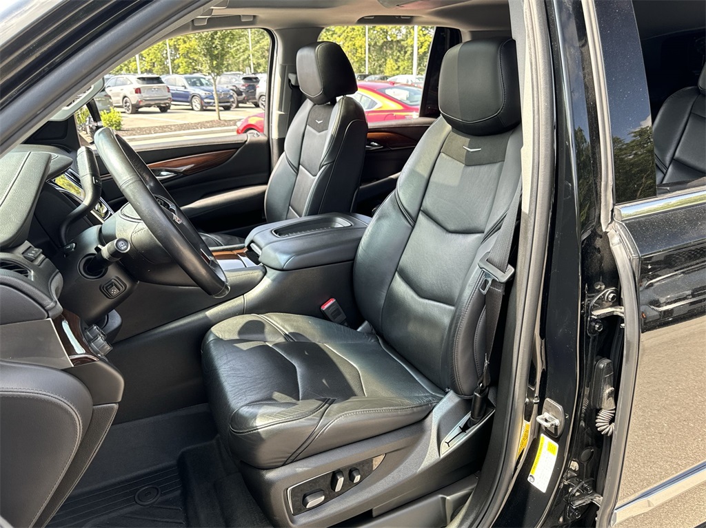 2018 Cadillac Escalade Premium Luxury 18