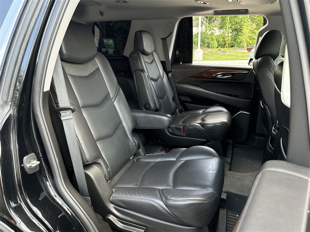 2018 Cadillac Escalade Premium Luxury 37