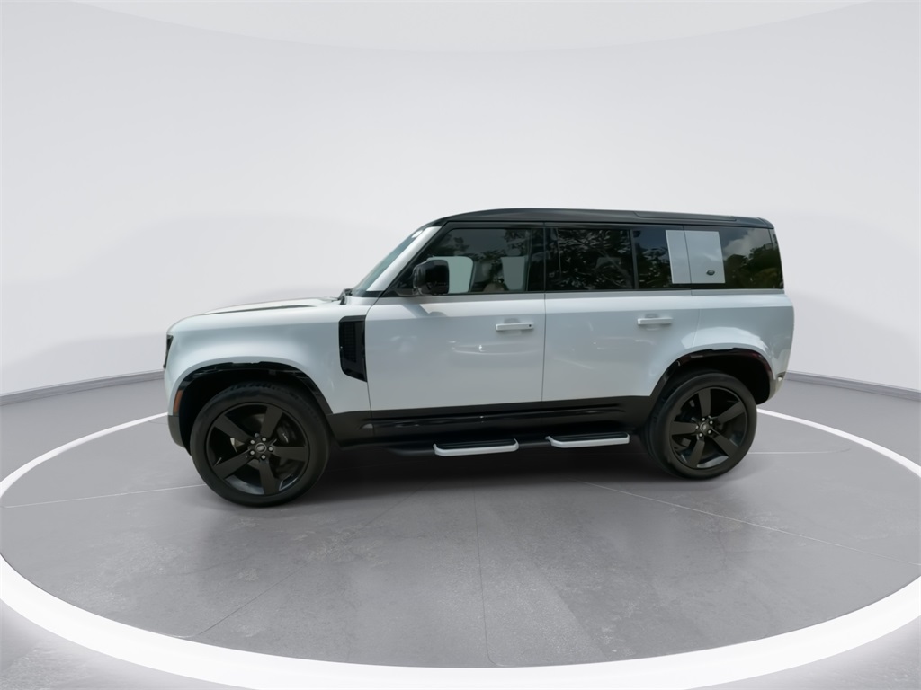 2023 Land Rover Defender 110 V8 6