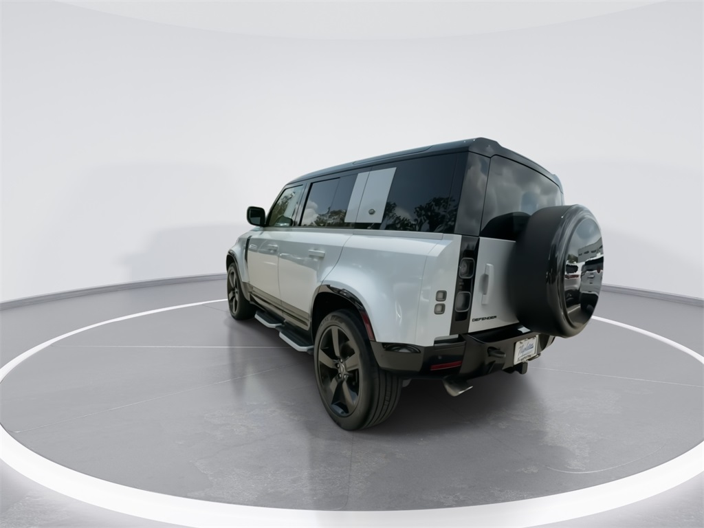 2023 Land Rover Defender 110 V8 8