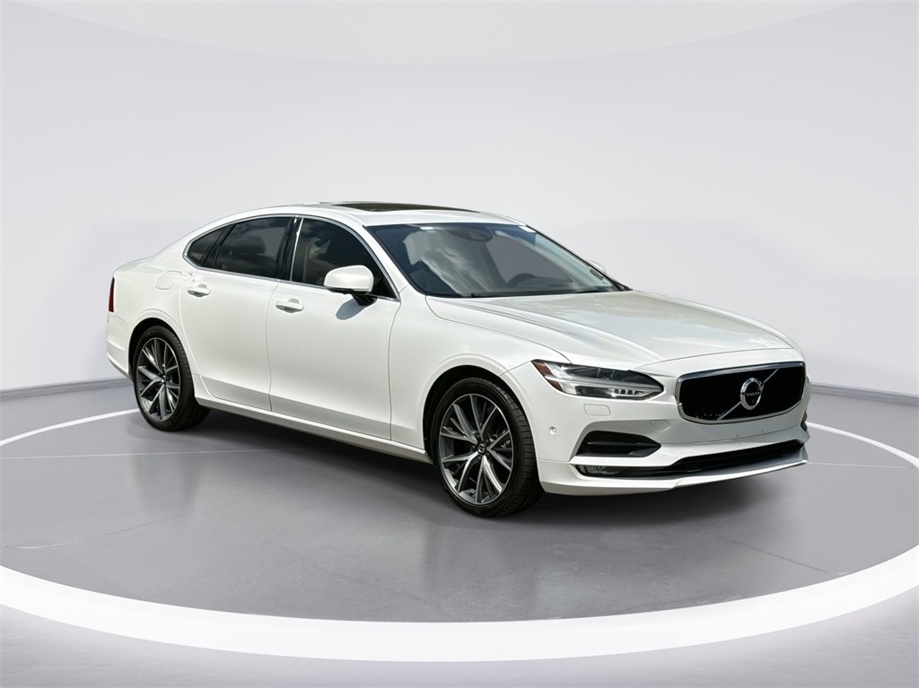 2017 Volvo S90 T6 Momentum 1