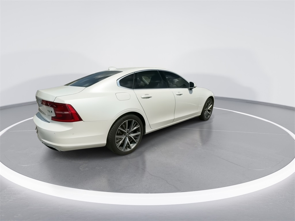 2017 Volvo S90 T6 Momentum 11