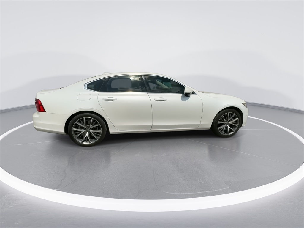 2017 Volvo S90 T6 Momentum 12