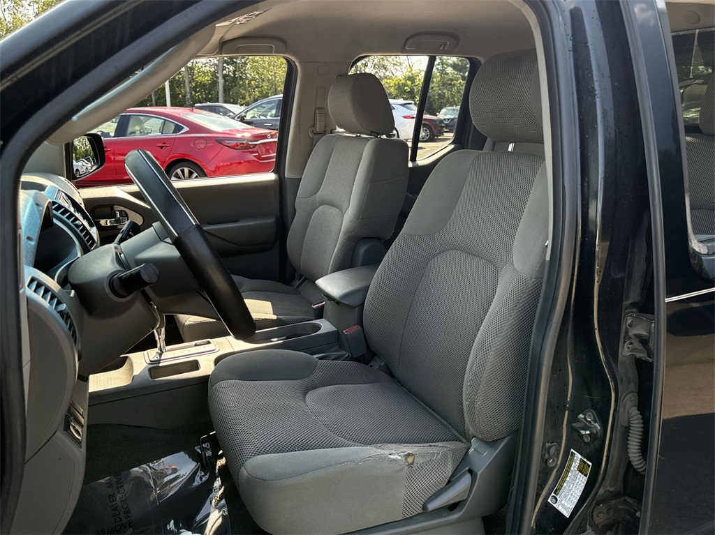 2005 Nissan Frontier SE 18