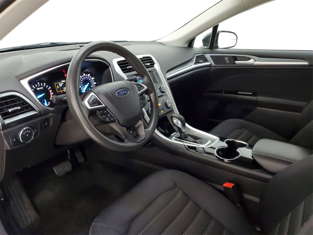 2015 Ford Fusion SE 28