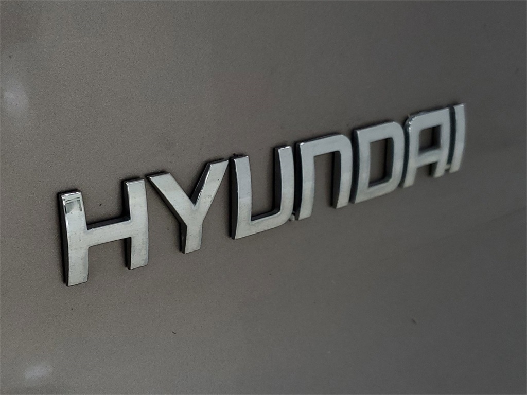 2011 Hyundai Tucson GL 33