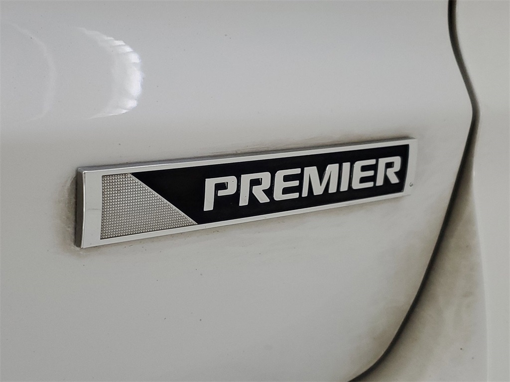 2017 Chevrolet Traverse Premier 35