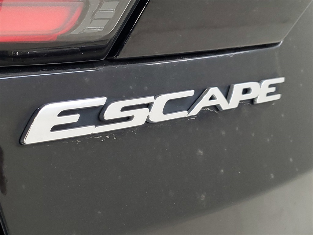 2017 Ford Escape Titanium 34