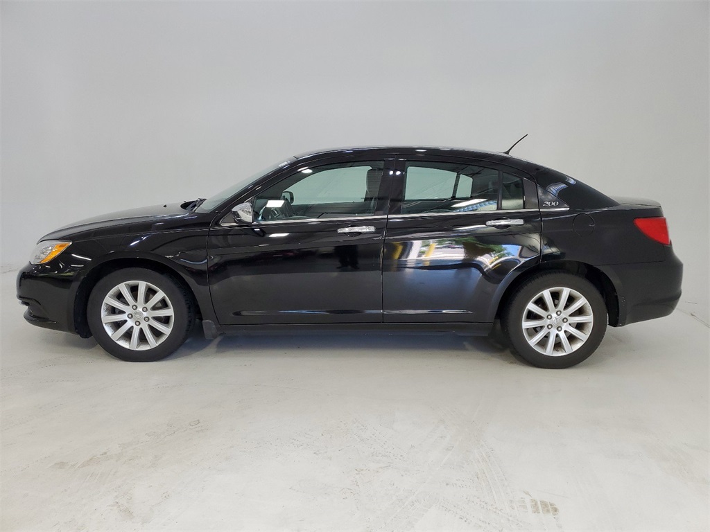 2014 Chrysler 200 Limited 3