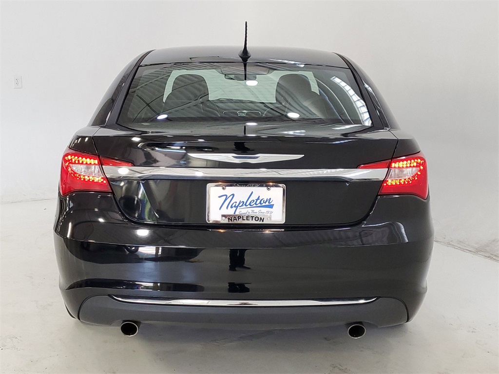 2014 Chrysler 200 Limited 5