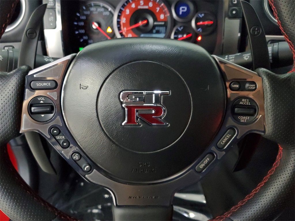 2009 Nissan GT-R Premium 11