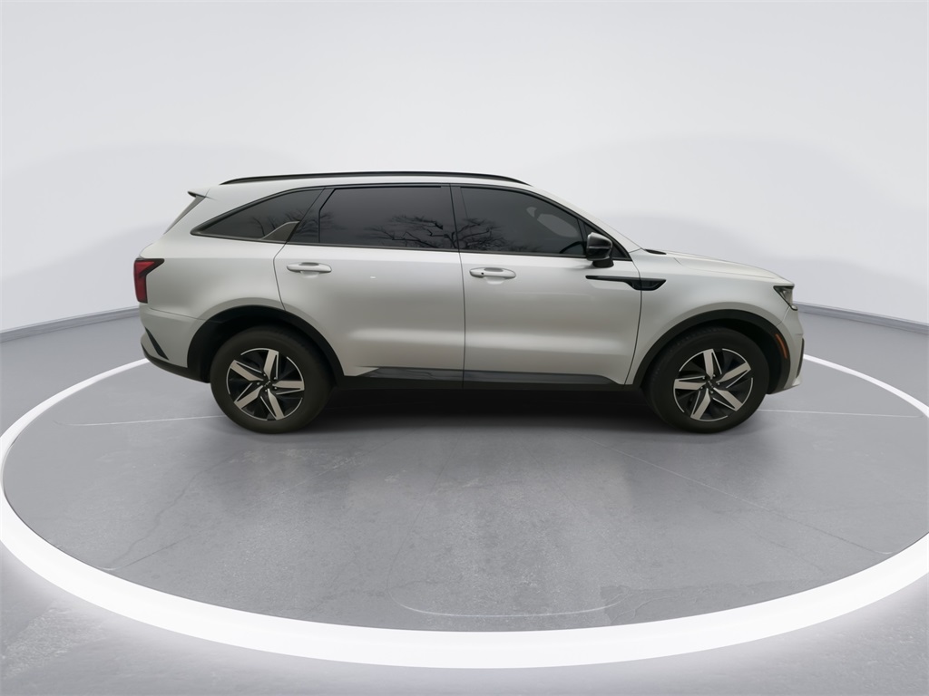 2022 Kia Sorento S 12