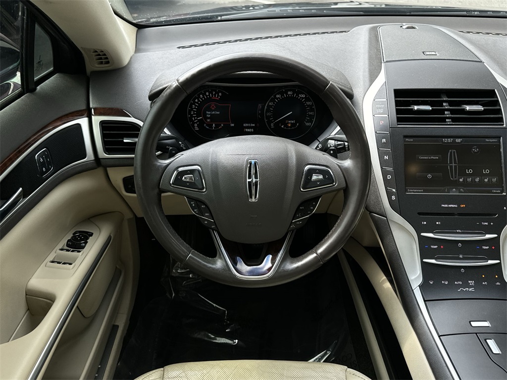 2015 Lincoln MKZ Base 17