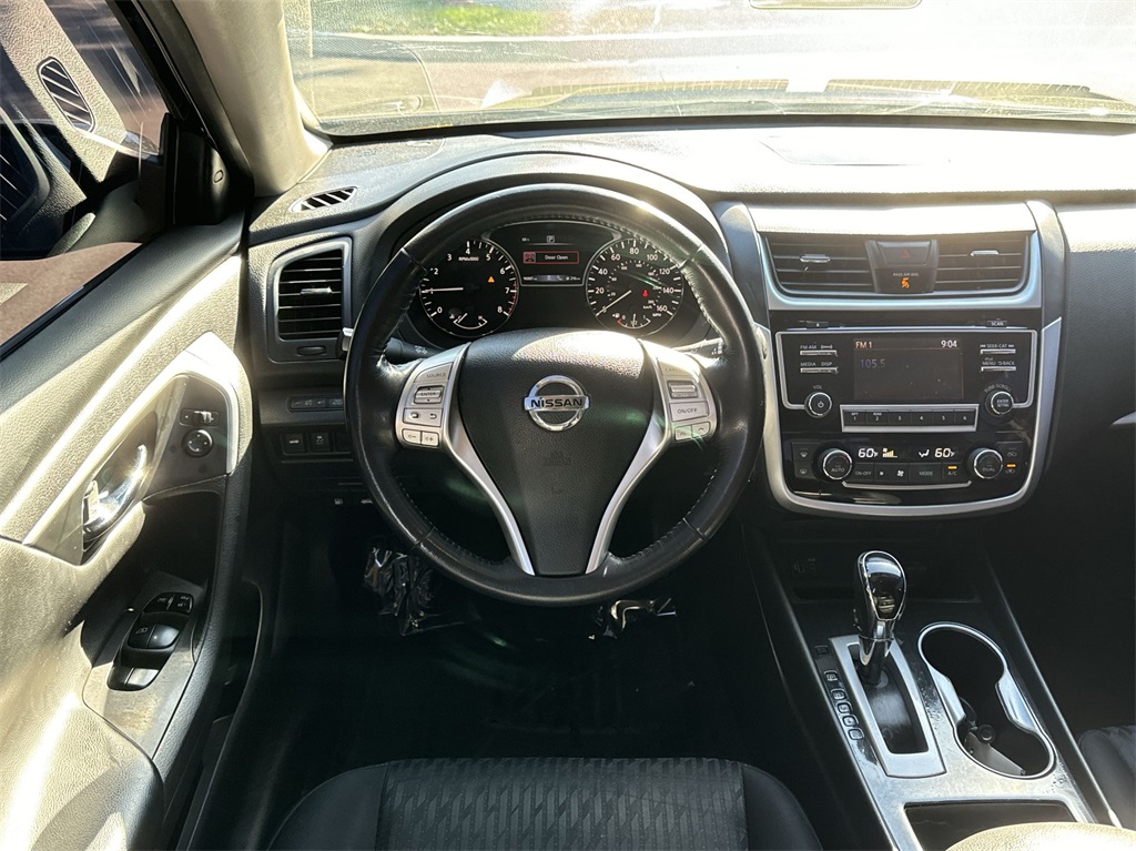 2018 Nissan Altima 2.5 SV 17