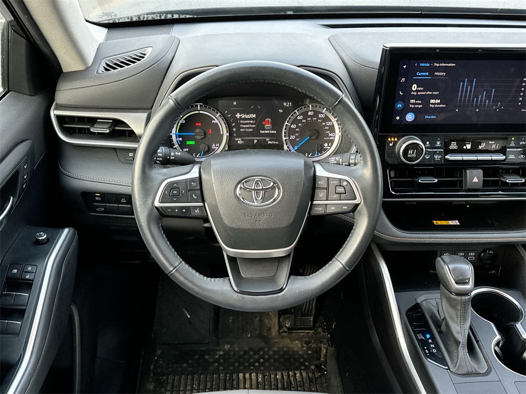 2023 Toyota Highlander Hybrid Bronze Edition 16