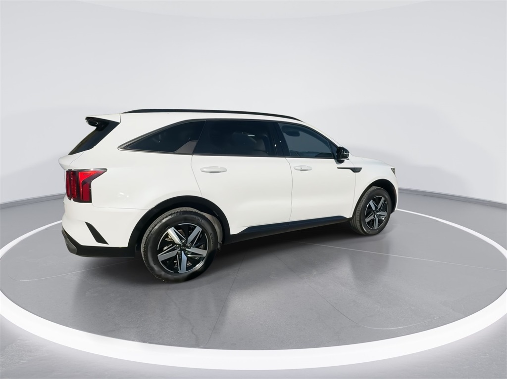 2021 Kia Sorento S 11