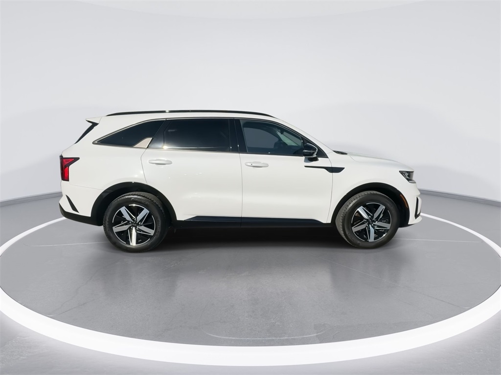 2021 Kia Sorento S 12