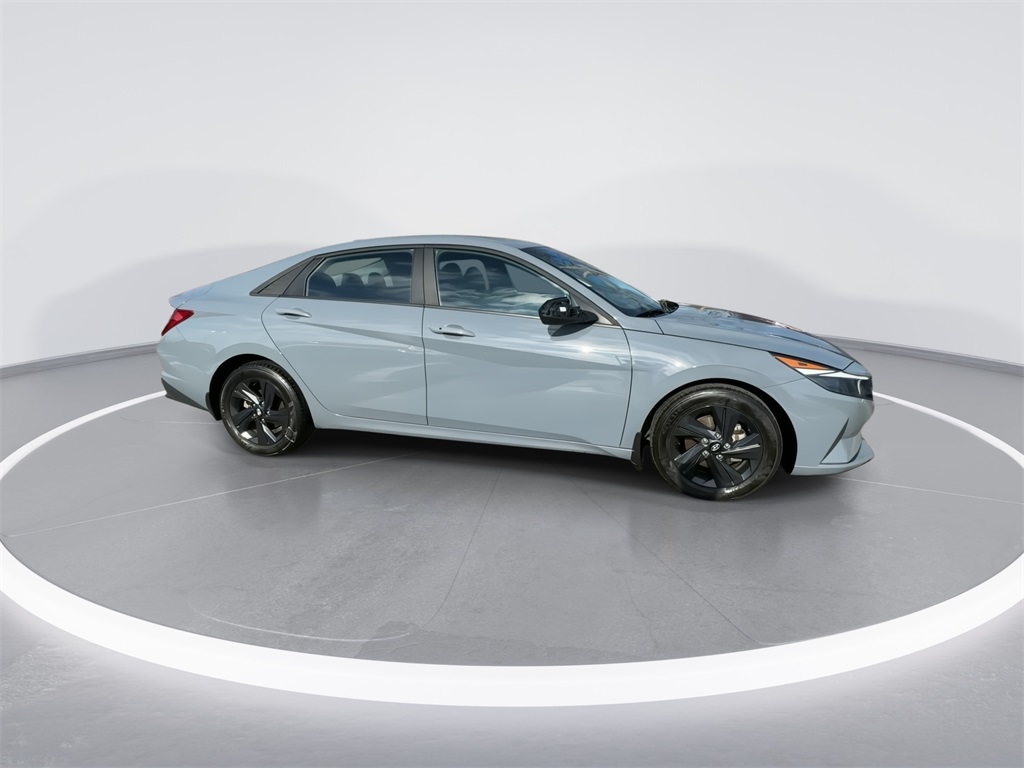 2022 Hyundai Elantra SEL 13