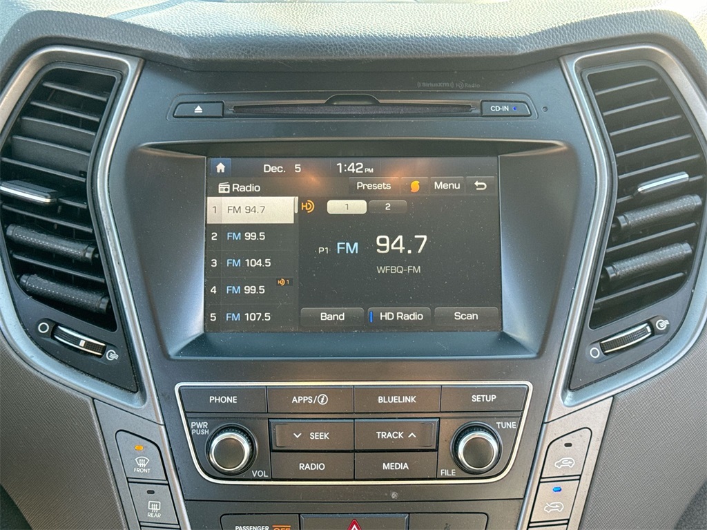 2018 Hyundai Santa Fe SE 25