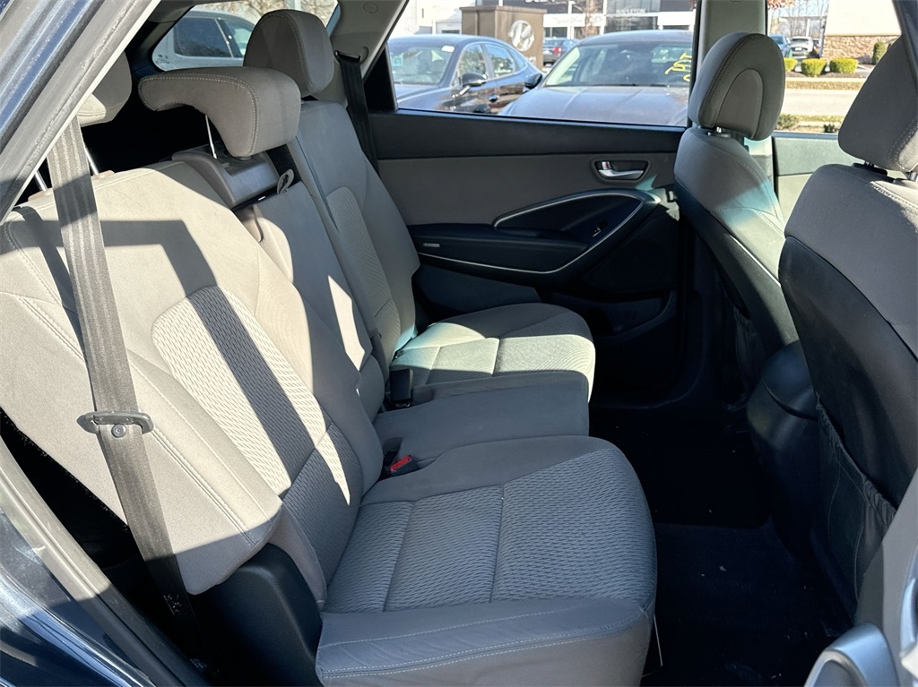 2018 Hyundai Santa Fe SE 32