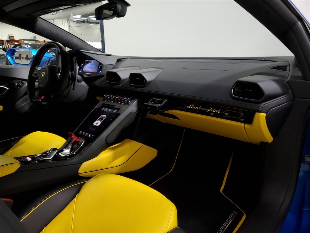 2023 Lamborghini Huracan EVO Spyder AWD 32