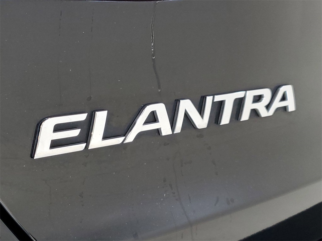 2017 Hyundai Elantra Limited 34