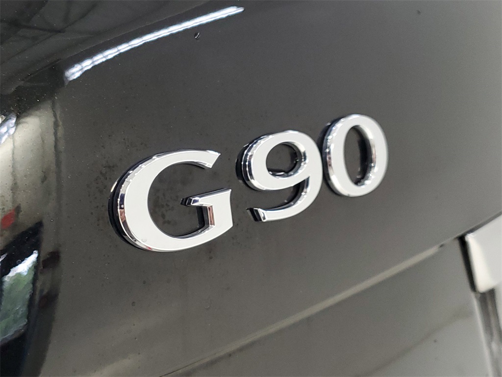 2017 Genesis G90 5.0 Ultimate 35