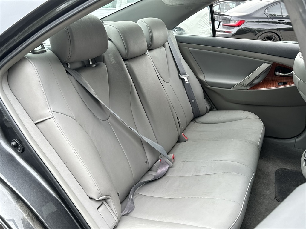 2009 Toyota Camry  30